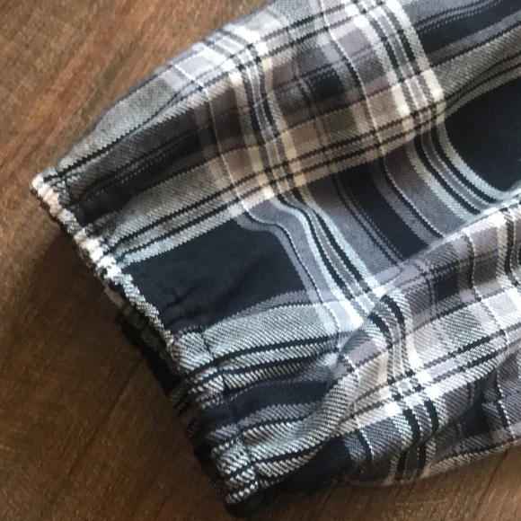 {The Limited} Flannel Top - Picture 4 of 6